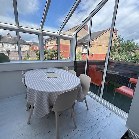 Central, Comfortable And Spacious 4 Bed Duplex Dublino Esterno foto