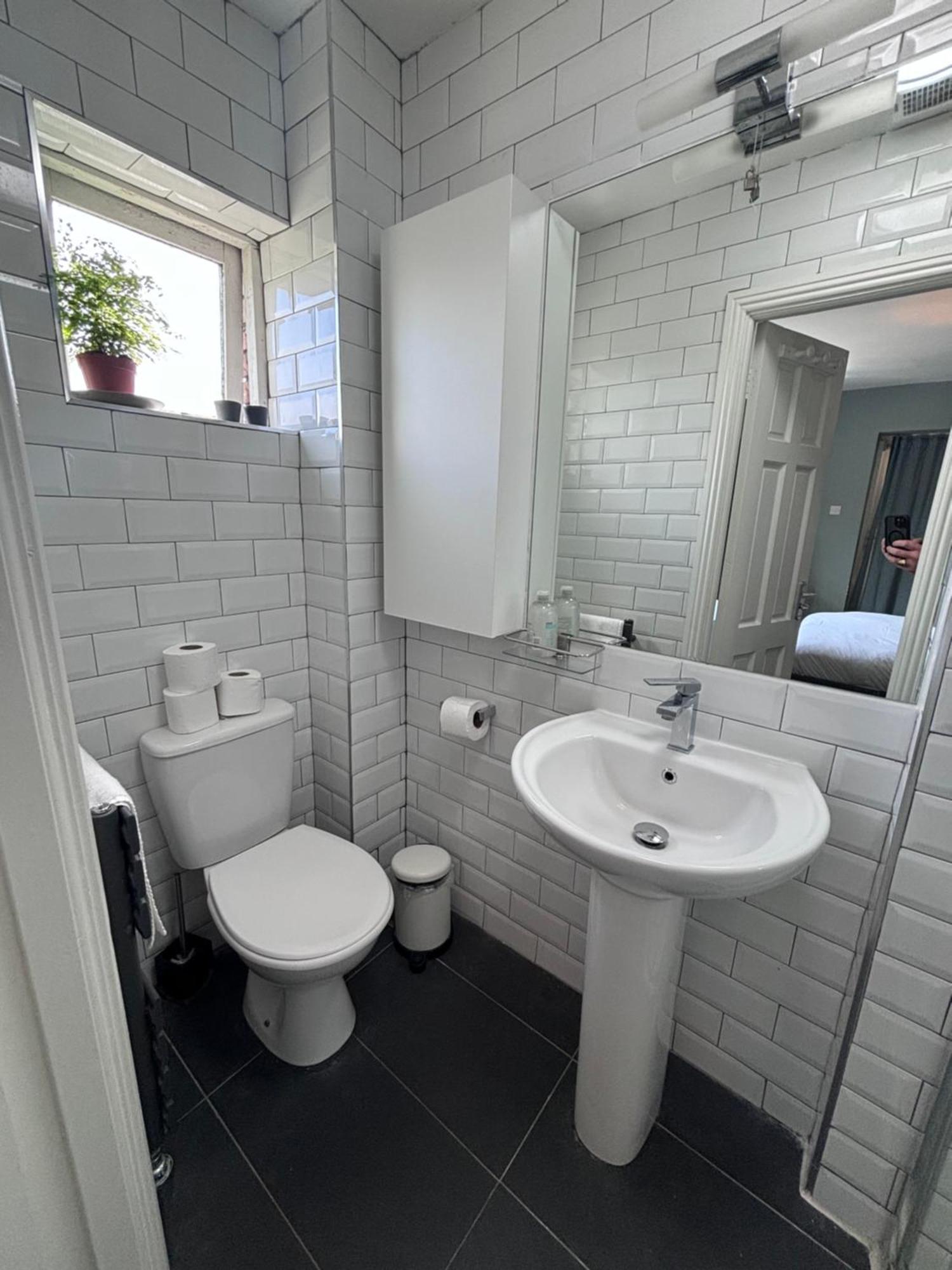 Central, Comfortable And Spacious 4 Bed Duplex Dublino Esterno foto