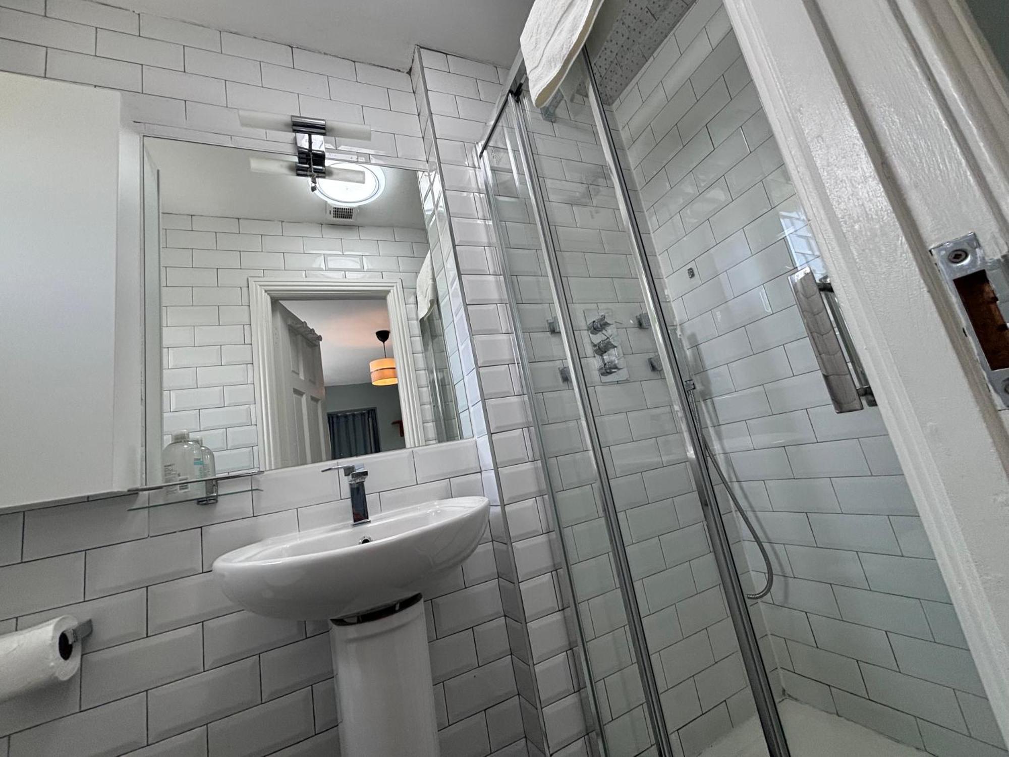 Central, Comfortable And Spacious 4 Bed Duplex Dublino Esterno foto